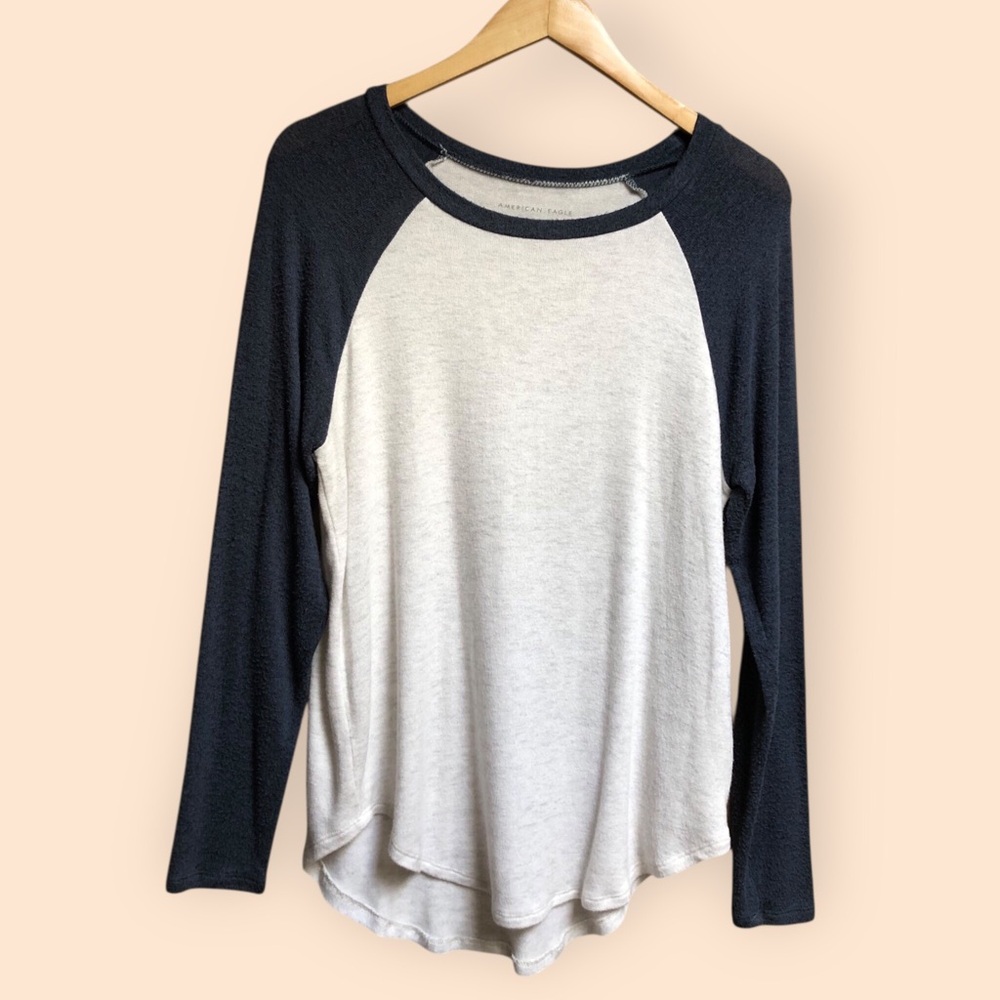 American Eagle Soft & Sexy Plush Raglan Long Sleeve Knit Shirt Women’s Small - Picture 2 of 8